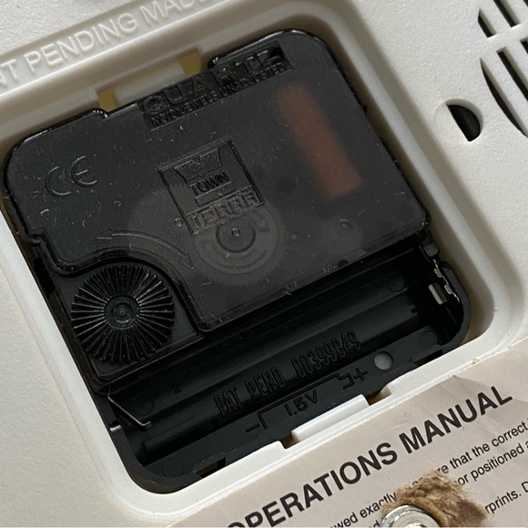 National Audubon Society Singing Bird Clock Working (TeleBrands Version) Cottage - Picture 7 of 13